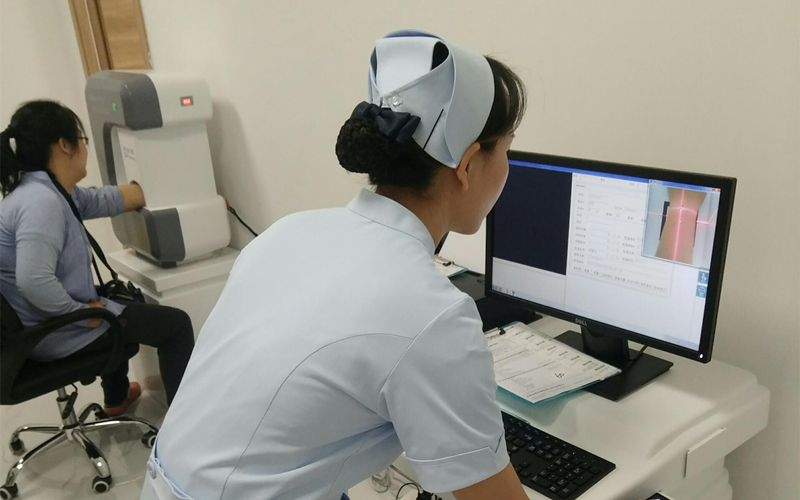 操作醫(yī)生免受任何照射劑量，保證操作醫(yī)生長期操作安全